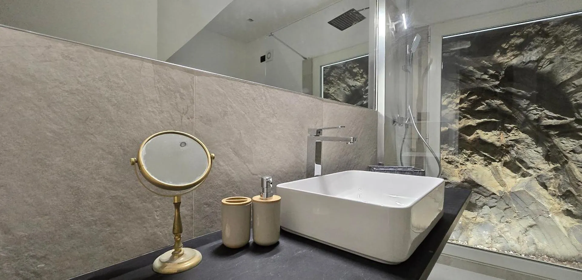 The White Cave- Bluchalet Riomaggiore